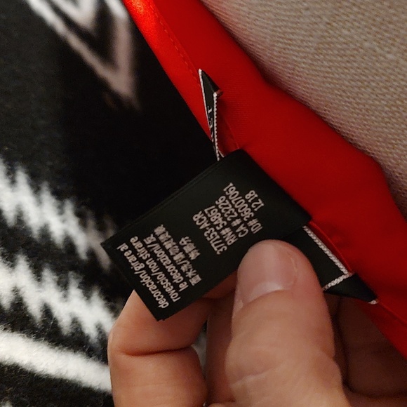 🥰 EUC Victoria's Secret Ladie's Red Satin Love Tie Front Kimono Robe, Like New - Picture 7 of 7